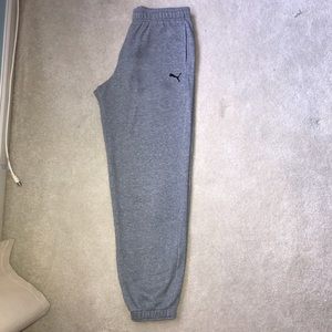 Men’s Puma sweatpants/joggers